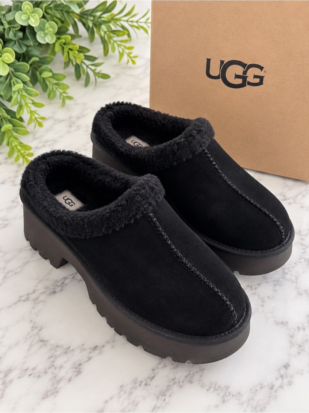 UGG New Heights Cozy Clog Black Suede Platform Women’s Size 7 w/ Box